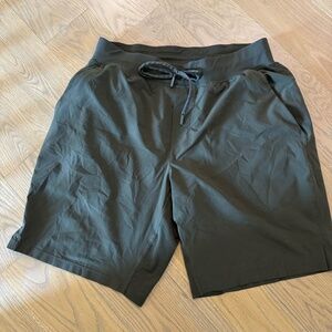 lululemon athletica THE Shorts - 9” army green